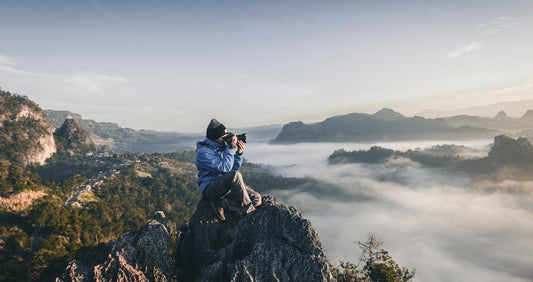 Travel Photography in 2025: How to Share Stunning Photos Abroad Without Losing Connection