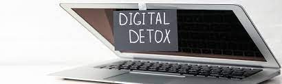 Digital Detox or Stay Connected? How Smart Travelers Balance Both in 2025
